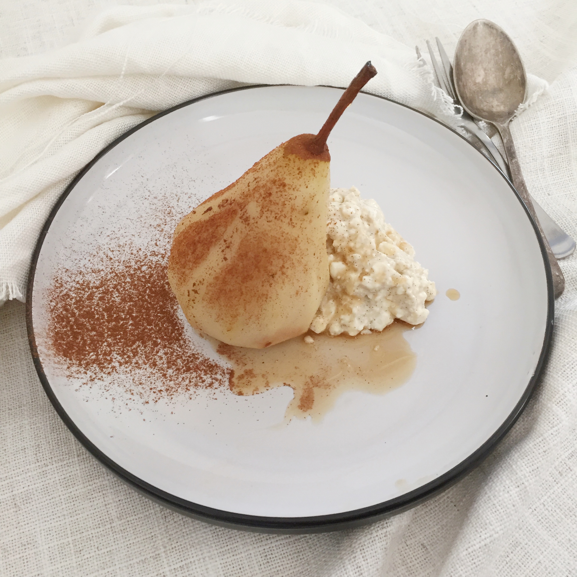 http://www.thehealthyjourney.com.au/maple-and-cinnamon-poached-pears-with-vanilla-whipped-ricotta/